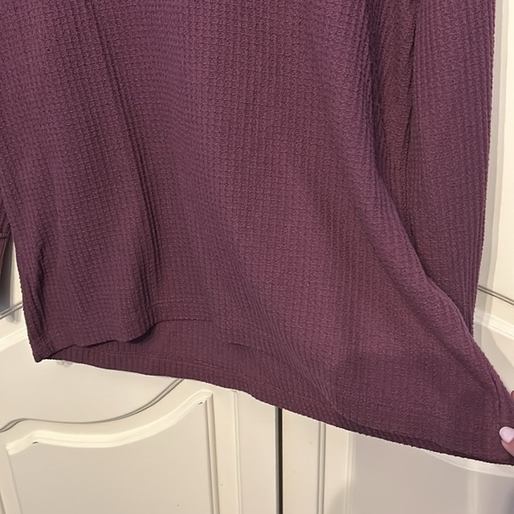 LOFT Petite Burgundy Waffle / Thermal Turtleneck LP - Picture 5 of 6